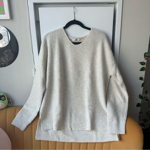 uniqlo cream sweater🤍